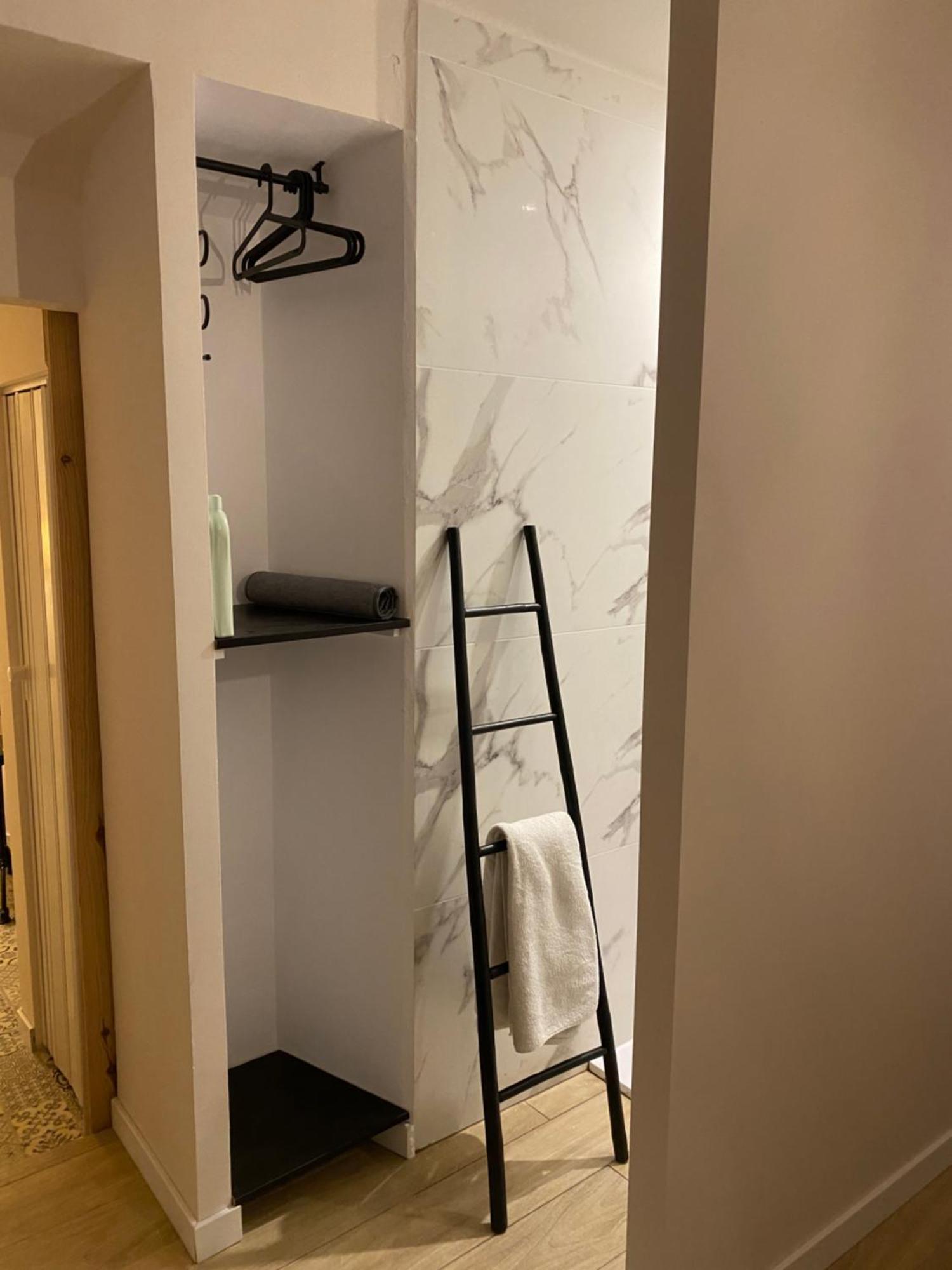 Apartamentos Mercado De Triana Sevilla Bagian luar foto